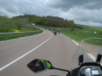 club rando moto 125 + Le laitier ouvre la route.
